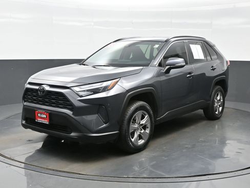 Used 2023 Toyota RAV4 XLE AWD/4WD image 2