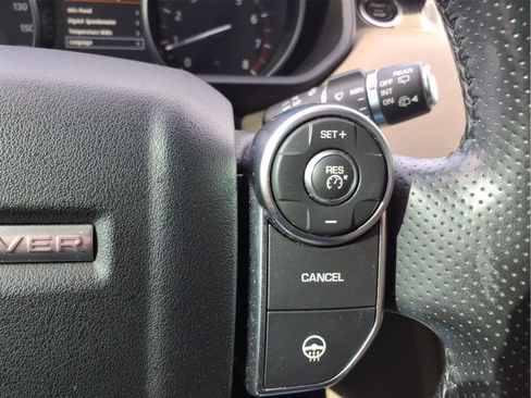 Used 2016 Land Rover Range Rover Sport HSE image 22