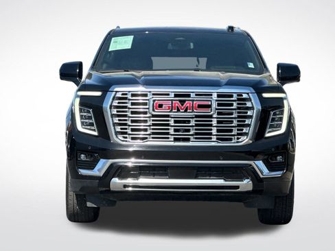 Used 2025 GMC Yukon Denali AWD/4WD image 8