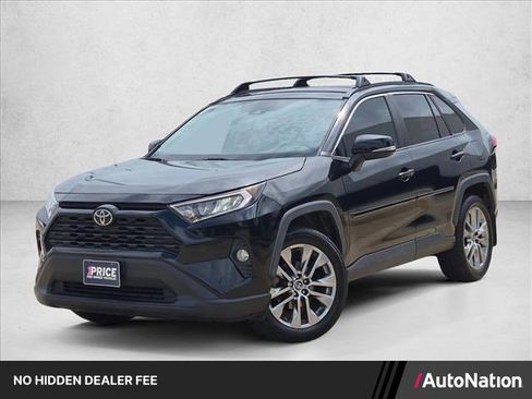 Used 2019 Toyota RAV4 XLE Premium FWD image 1