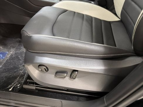 New 2026 Volkswagen Taos SEL image 16