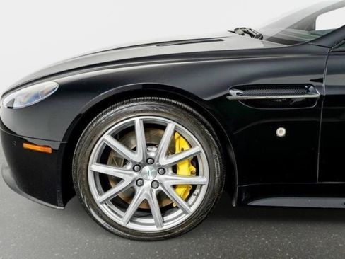 Used 2015 Aston Martin V8 Vantage GT RWD image 18