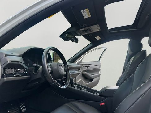 Used 2023 Honda Accord Sport image 9