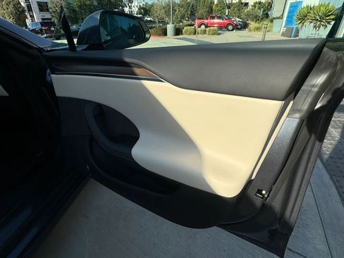 Used 2022 Tesla Model S AWD/4WD image 28