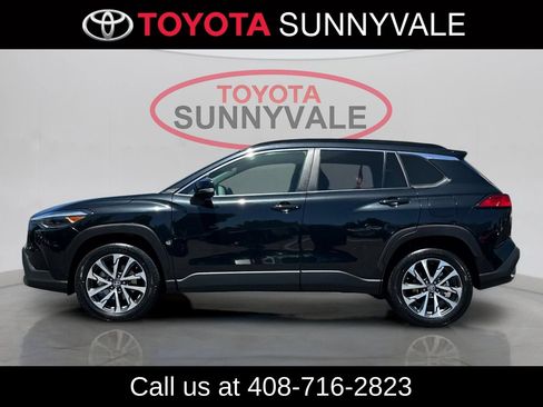 Used 2025 Toyota Corolla Cross XLE AWD/4WD image 7