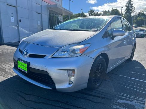 Used 2015 Toyota Prius Three FWD image 8