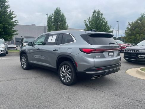 Used 2025 Buick Enclave Preferred FWD image 10