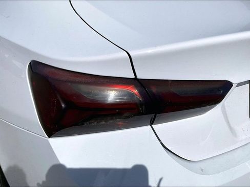 Used 2019 Chevrolet Malibu LT w/ Leather Package image 34