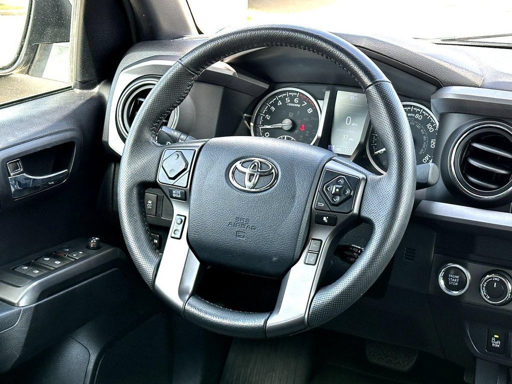 Used 2020 Toyota Tacoma TRD Off-Road w/ Technology Package AWD/4WD image 32