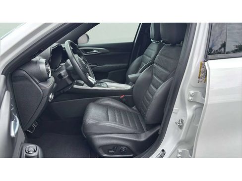 Used 2025 Alfa Romeo Tonale w/ Premium Package AWD/4WD image 11
