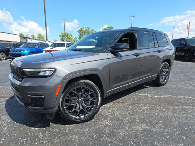 Used 2024 Jeep Grand Cherokee L Summit AWD/4WD image 2