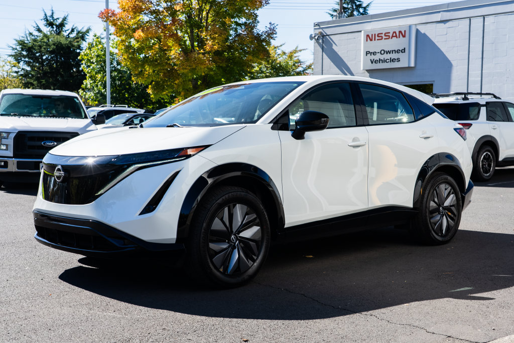 Used 2024 Nissan Ariya AWD image 3