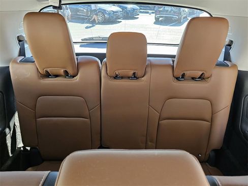 Used 2024 Nissan Pathfinder Platinum w/ Black Appearance Package image 31