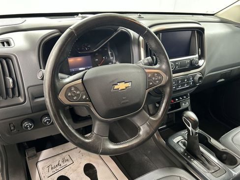 Used 2022 Chevrolet Colorado Z71 w/ Z71 Midnight Edition AWD/4WD image 4