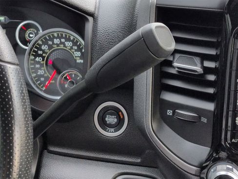 Used 2024 RAM 2500 Tradesman w/ Chrome Appearance Group image 32