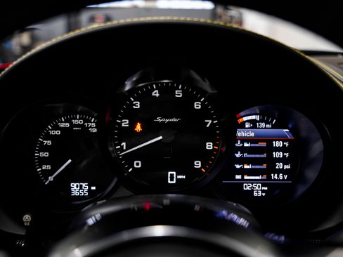 Used 2016 Porsche Boxster Spyder image 11