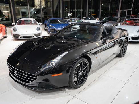 Used 2015 Ferrari California T image 36