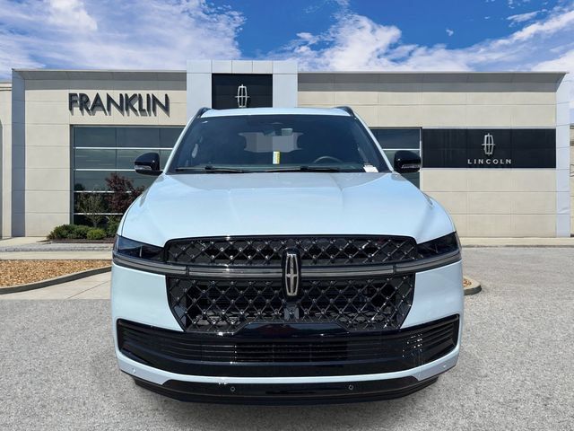 New 2027 Lincoln Navigator Reserve w/ Jet Appearance Package AWD/4WD image 2