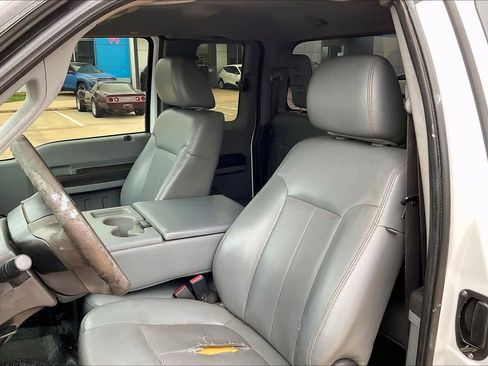 Used 2011 Ford F250 XL w/ XL Value Pkg image 8