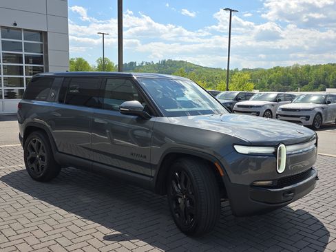 Used 2026 Rivian R1S Adventure image 3
