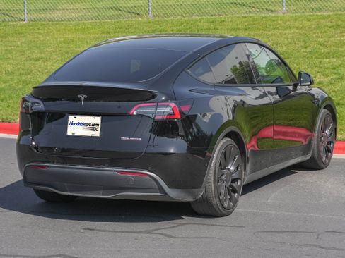 Used 2022 Tesla Model Y Performance AWD/4WD image 8