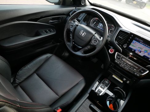 Used 2023 Honda Ridgeline Black Edition image 9