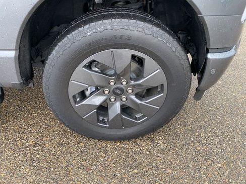 Used 2023 Ford F150 Lightning Lariat image 33