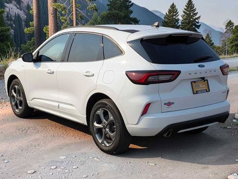 Certified 2023 Ford Escape ST-Line AWD/4WD image 4