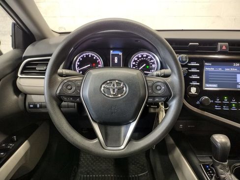 Used 2018 Toyota Camry LE FWD image 35