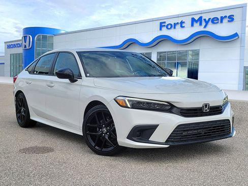 Used 2023 Honda Civic Sport image 1