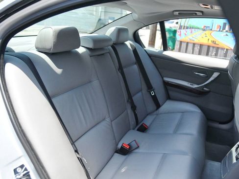 Used 2006 BMW 325i Sedan RWD image 38