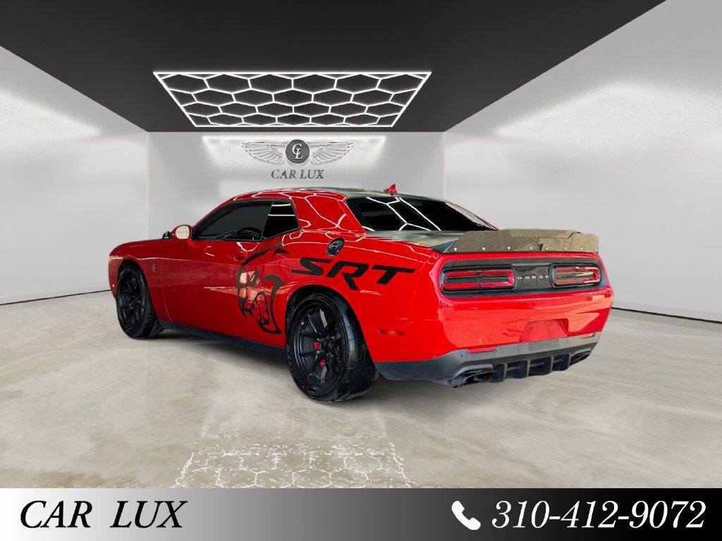 Used 2016 Dodge Challenger SRT Hellcat RWD image 3