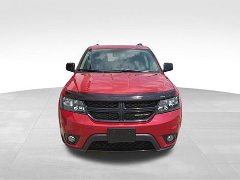 Used 2017 Dodge Journey SXT w/ Blacktop Package FWD image 2