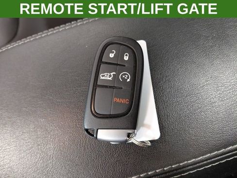 Used 2022 Jeep Cherokee Limited AWD/4WD image 7