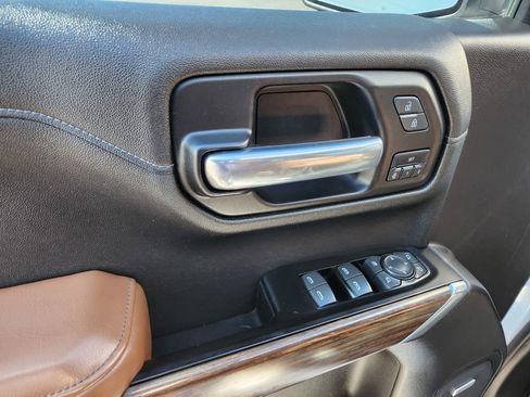 Used 2019 Chevrolet Silverado 1500 High Country image 38