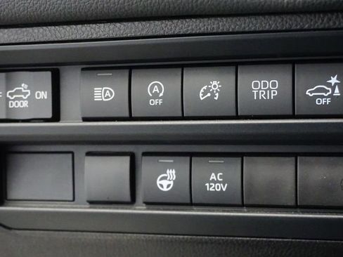 Used 2025 Toyota Tundra Limited image 26