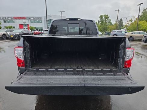Used 2019 Nissan Titan SV w/ SV Convenience Package AWD/4WD image 12