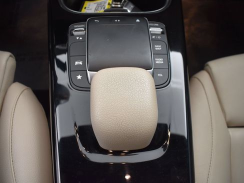 Used 2022 Mercedes-Benz A 220 4MATIC w/ Premium Package Lite image 10