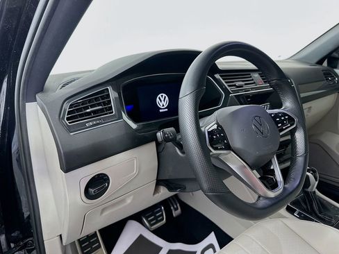 Used 2022 Volkswagen Tiguan SE R-Line FWD image 9