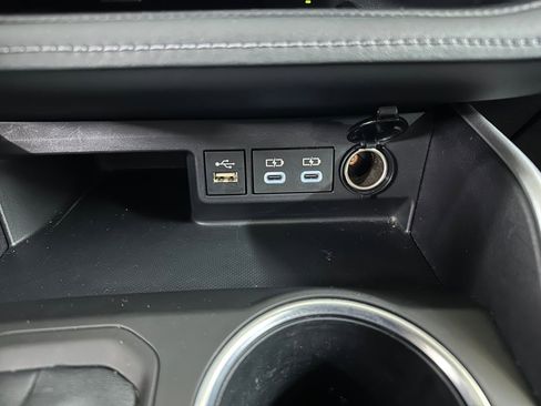 Used 2023 Toyota Highlander XLE image 15