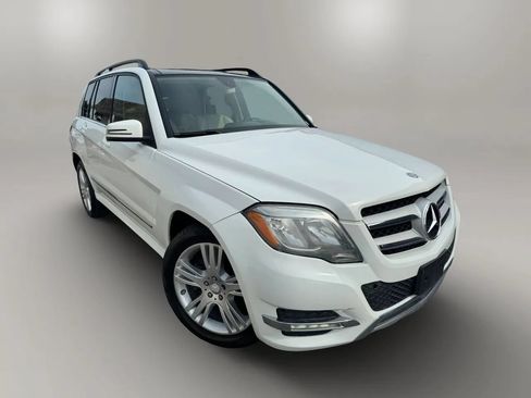 Used 2015 Mercedes-Benz GLK 350 4MATIC image 2
