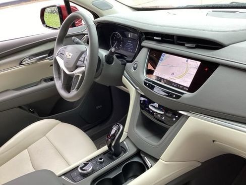 Used 2025 Cadillac XT5 Premium Luxury w/ LPO, Floor Liner Package AWD/4WD image 21