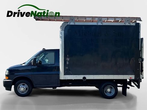 Used 2018 Chevrolet Express 3500 w/ Power Convenience Package image 7