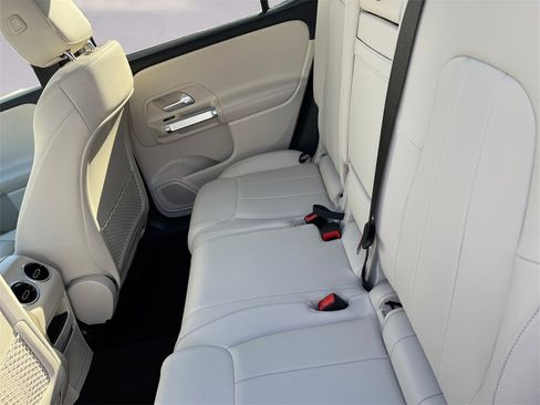 Certified 2025 Mercedes-Benz GLB 250 4MATIC image 13