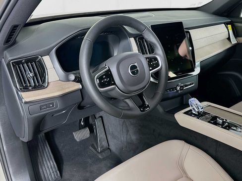 New 2026 Volvo XC90 T8 Plus w/ Protection Package Premier AWD/4WD image 9