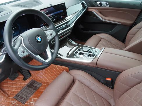 Certified 2025 BMW X7 xDrive40i w/ Parking Assistance Package AWD/4WD image 10