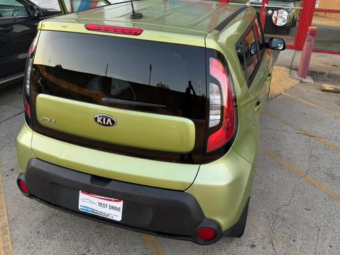 Used 2015 Kia Soul FWD image 16