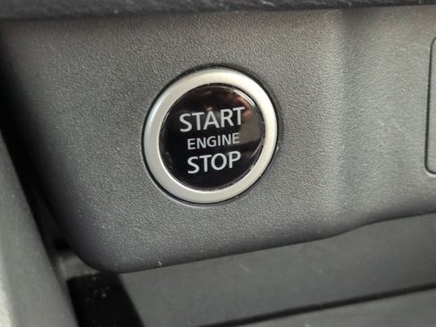 Certified 2022 Nissan Rogue SV FWD image 26