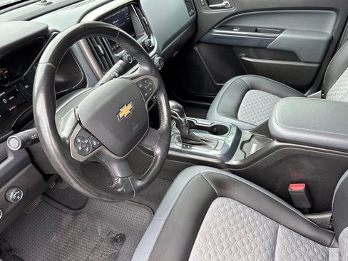 Used 2022 Chevrolet Colorado Z71 AWD/4WD image 9
