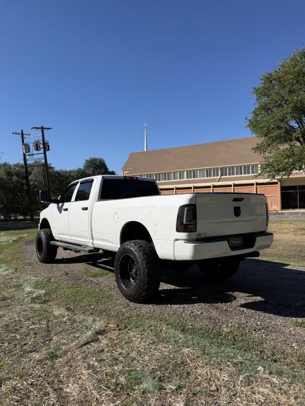 Used 2017 RAM 2500 Tradesman w/ Chrome Appearance Group AWD/4WD image 8